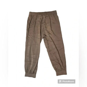Hem & Thread Size Medium Tan Pants with elastic waist